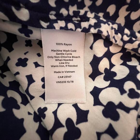 Talbots Floral Tie Neck Blouse Blue Smocked Boho Cottagecore Size Medium - Picture 9 of 10